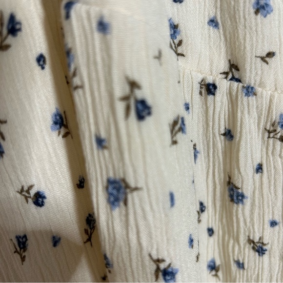 AMERICAN EAGLE FLOWER SUNDRESS WITH BUTTON AND TIE NECKLINE DETAILING - Picture 8 of 13